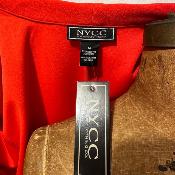 Red Tailored Blazer with Structured Collar - Picture 4 of 4